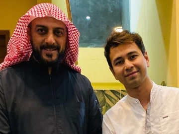 Khawatir, Raffi Ahmad Harap Pelaku Penusuk Syekh Ali Jaber Dapatkan Ganjaran Setimpal