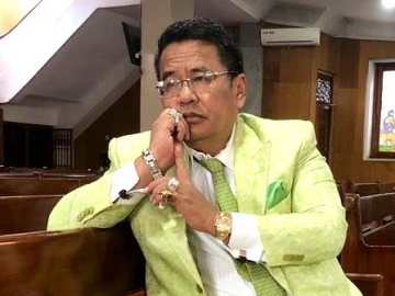 Heboh Tersebar DM Diduga Hotman Paris Goda Wanita Cantik Hingga Ajak ke Bali