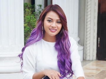 Usai Curhat Ingin Sendiri, Aurel Hermansyah Bagikan Foto Cantik Kenakan Baju Adat Bali Tuai Pujian