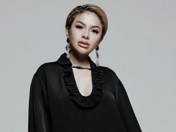 Usai Tampil Berhijab, Nikita Mirzani Pajang Foto Nyaris Bugil Tuai Respons Tak Terduga