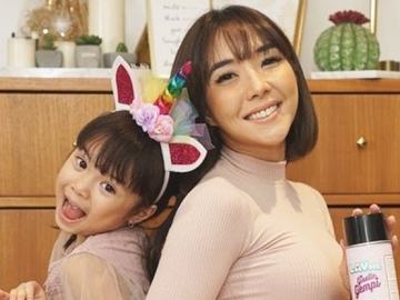 Tampil Kembaran, Gisella Anastasia Malah Disindir Pakai Gaun Tertukar dengan Sang Putri