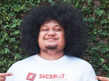 Babe Cabita Kenang Foto Jadul Momen Romantis ke Istri, Penampilan Curi Perhatian Bikin Pangling