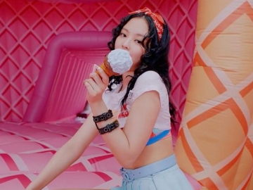 Tampil Beda dengan Rambut Berponi Acak-Acakan di Teaser 'The Album', Jennie Langsung Trending