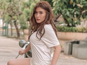 Dilamar Kekasih, Angela Lee Pamer Cincin dan Pose Ciuman Mesra