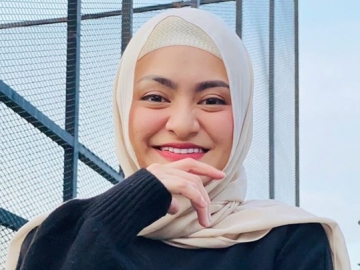 Kini Mantap Berhijab, Gimana Nasib Koleksi Baju Seksi Nathalie Holscher?