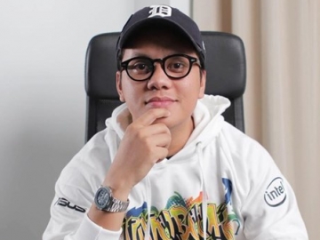 Arief Muhammad Tunjukkan Tingkah Warganet 'Ngemis' Minta Belikan HP: Kerja Mbak, Astagfirullah