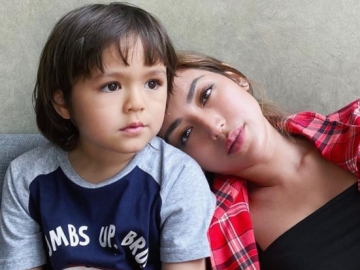 Jessica Iskandar Kena Kritik Gara-Gara Cium Bibir El Barack, Disebut Tak Pantas