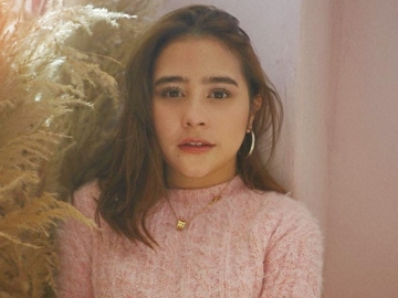 Prilly Latuconsina Tutup Kolom Komentar di Unggahan Foto Dipeluk Cowok dengan Mata Sembab