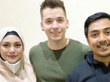 Heboh Foto Pakai Jilbab, Celine Evangelista Pindah Jadi Mualaf?