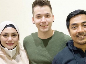 Berhijab Didoakan Jadi Mualaf, Begini Jawaban Celine Evangelista