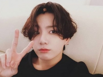 Gaya Santai Jungkook BTS Nyanyikan 'Dynamite' Fix Bikin Ambyar