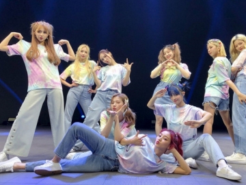 JYP Rilis 3 Foto Teaser Grup untuk 'Eyes Wide Open', Perang Visual Twice Disebut Gak Ada Akhlak