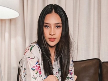 Pamer Konsep Foto Tak Biasa Bareng Ular, Anya Geraldine: Takut Tuh Sama Tuhan