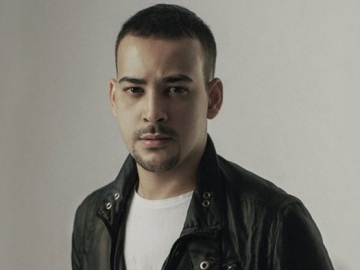 Riza Shahab Resmi Bertunangan, Penampilan Baru Disorot Dikira Sosok Ini