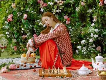 Bukti Sayang Orang Tua, Bomi Kembali Adakan Fansign Khusus di Toko Kelentong Sang Ayah