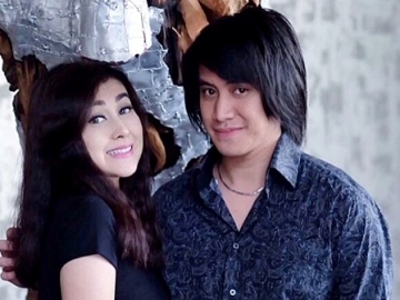 Sempat Ditunda Lagi, Kevin Aprilio Kini Rilis Foto Prewedding Jelang Pernikahan