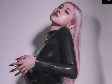 Tampil ‘Sangar’ di Pemotretan, Rose BLACKPINK Bicara Soal Suara Uniknya