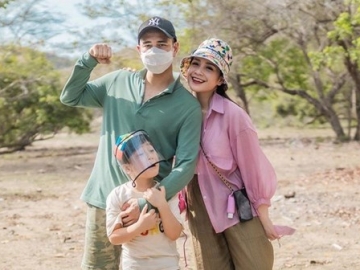 Raffi Ahmad Pamer Pakai Karya Sang Putra untuk Kado Perayaan Pernikahan, Keren Banget!