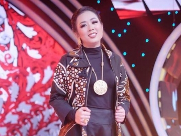 Bagikan Foto Berdandan dan Tanpa Riasan, Soimah: Yang Mau Muntah Dipersilakan