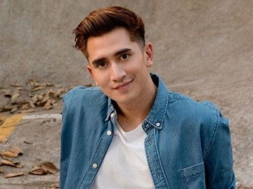 Verrell Bramasta Bikin Kaum Hawa Heboh Usai Kembali Pamer Otot Perut