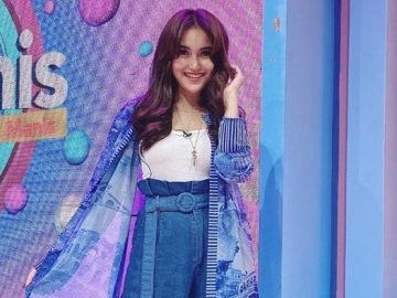 Tampil Beda dengan Rambut Bondol, Ayu Ting Ting Ramai Dipuji Tampan
