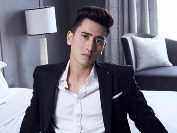 Jadi 'Aktor Tersilet', Verrell Bramasta Ungkap Rasa Syukur dengan Unggah Foto Bareng Sosok Ini