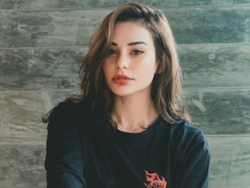 Nora Alexandra Istri Jerinx Geram Dicap Murahan Karena Pakai Baju Seksi, Tegaskan Hal Ini