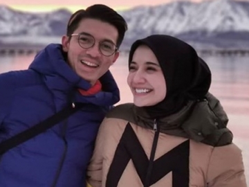 Kebahagiaan Irwansyah Unggah Foto Terbaru Kehamilan Istri, Baby Bump Zaskia Sungkar Disorot