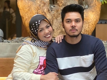 Baru Ketemu, Ely Sugigi Akui Langsung Tidur di Kamar Sang Kekasih