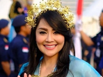 Ulang Tahun ke-44, Tessa Kaunang Unggah Foto Seksi Banjir Pujian 