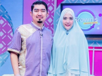 Rayakan Ultah Pernikahan ke-9, April Jasmine Kenang Aksi 'Heroik' Ustaz Solmed Vs Kecoak