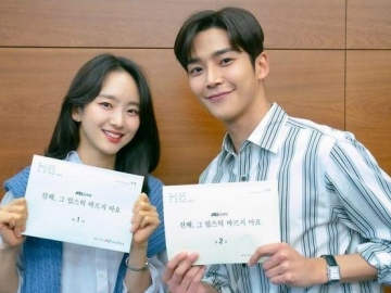Chemistry Rowoon-Woo Ji Ah Disorot di Sesi Pembacaan Naskah 'Don't Put on That Lipstick'