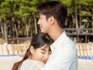 Suzy Nikmati Liburan Manis di Pantai Bareng Nam Joo Hyuk dan Sang Nenek