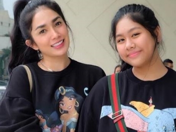 Ussy Sulistiawaty Bagikan Momen Kejutan Ultah Andhika Pratama, Amel Sang Putri Sulung Bikin Salfok