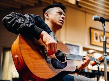 Tepat Janji, Ariel NOAH Tak Ragu Cover Lagu Duet dengan Peserta Ajang Pencarian Bakat
