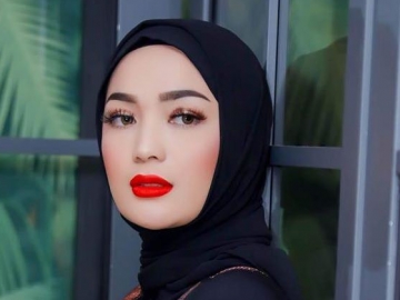 Sempat Akur, Imel Putri Kini Disebut Saling Sindir dengan Mantan Suami Soal Anak