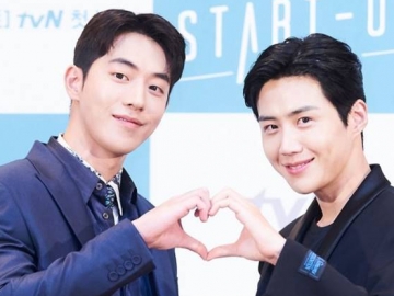 Kim Seon Ho Menolak Disebut Tampan dan Malah Puji Nam Joo Hyuk