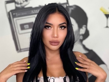 Instagram Millendaru Diserbu, Foto Saat Pakai Swimsuit Dibanjiri Dukungan dari Orang Terdekat