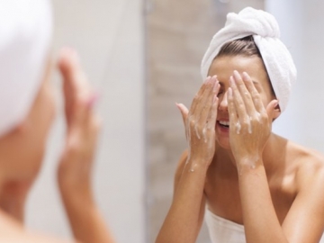 Berefek Tak Baik, Ini 7 Alasan Sabun Mandi Tidak Boleh Dipakai di Wajah