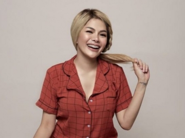 Disebut Sampai Nangis Terharu, Penampilan Nikita Mirzani dengan Kebaya Dipuji Mirip Dewi Soekarno