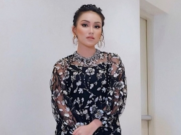 Tanggapan Ayu Ting Ting Soal Kabar Fitting Baju Pengantin ke Anne Avantie