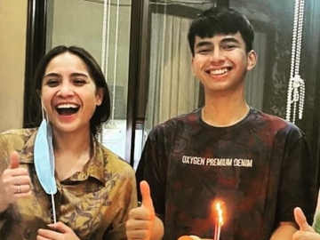 Dapat Potongan Kue Pertama di Ultah Dimas, Nagita Slavina 'Protes' Gara-gara Ini