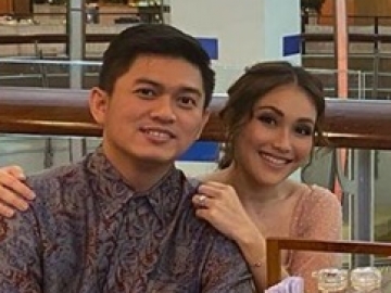 Double Date, Ayu Ting Ting Pamer Momen Bareng Adit Jayusman Lagi Disorot Gara-gara Hashtag