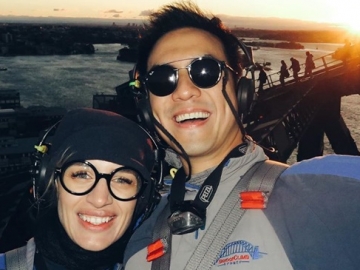 Daniel Mananta dan Istri Kompak Pakai Baju Adat Jawa, Pesonanya Sukses Bikin Fans Terpana