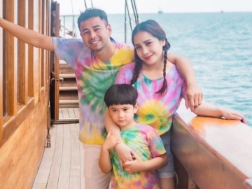 Perdana, Raffi Ahmad dan Nagita Slavina Joget TikTok Bareng Rafathar Disambut Gemas
