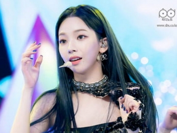 Biasa Berambut Lurus, Karina aespa Bikin Fans Terpesona dengan Penampilan Barunya
