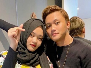 Lagu ‘Cuek’ Rizky Febian Sabet Penghargaan dari Google, Ungkapan Putri Delina Disambut Haru