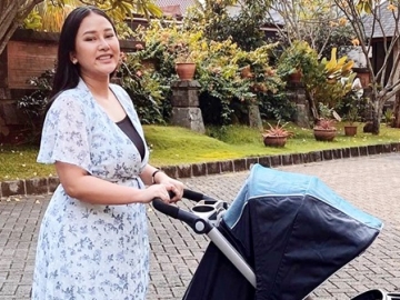 Mutia Ayu Unggah Foto Bareng Baby Gewa, Jawab Begini Saat Ditanya Belum Tunjukkan Paras Sang Putri