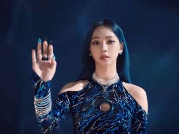  Usai Rambut Curly, Kini Visual Karina aespa Bikin Fans Heboh Tampil dengan Poni Tipis
