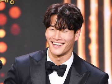 Kim Jong Kook Sukses Bawa Pulang Daesang di SBS Entertainment Awards 2020